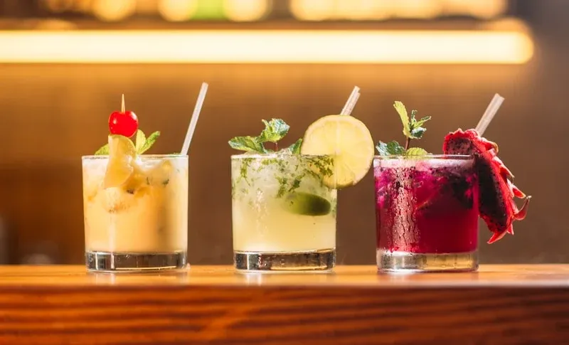 Apaches Martini Bar